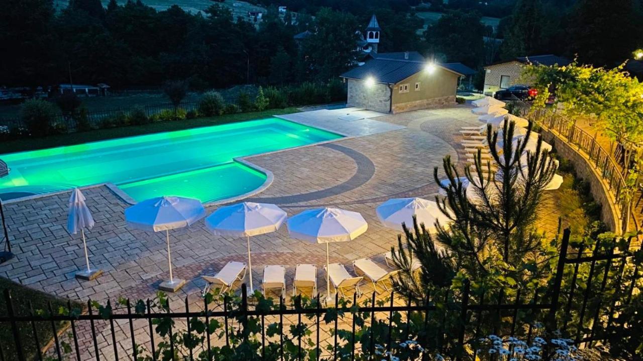 Vila Комплекс Омайник Kalofer Exteriér fotografie